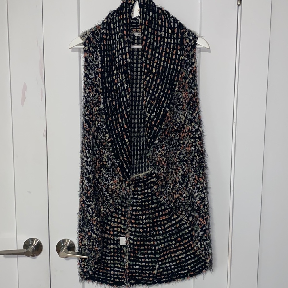 Beautiful colours flattering fit Vest